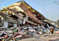 Een van de vele ingestorte gebouwen in het Turkse Kahramanmaraş. Foto: Annemieke Boendermaker